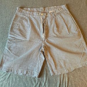 Jos A Bank blue and white striped seersucker shorts sz 32